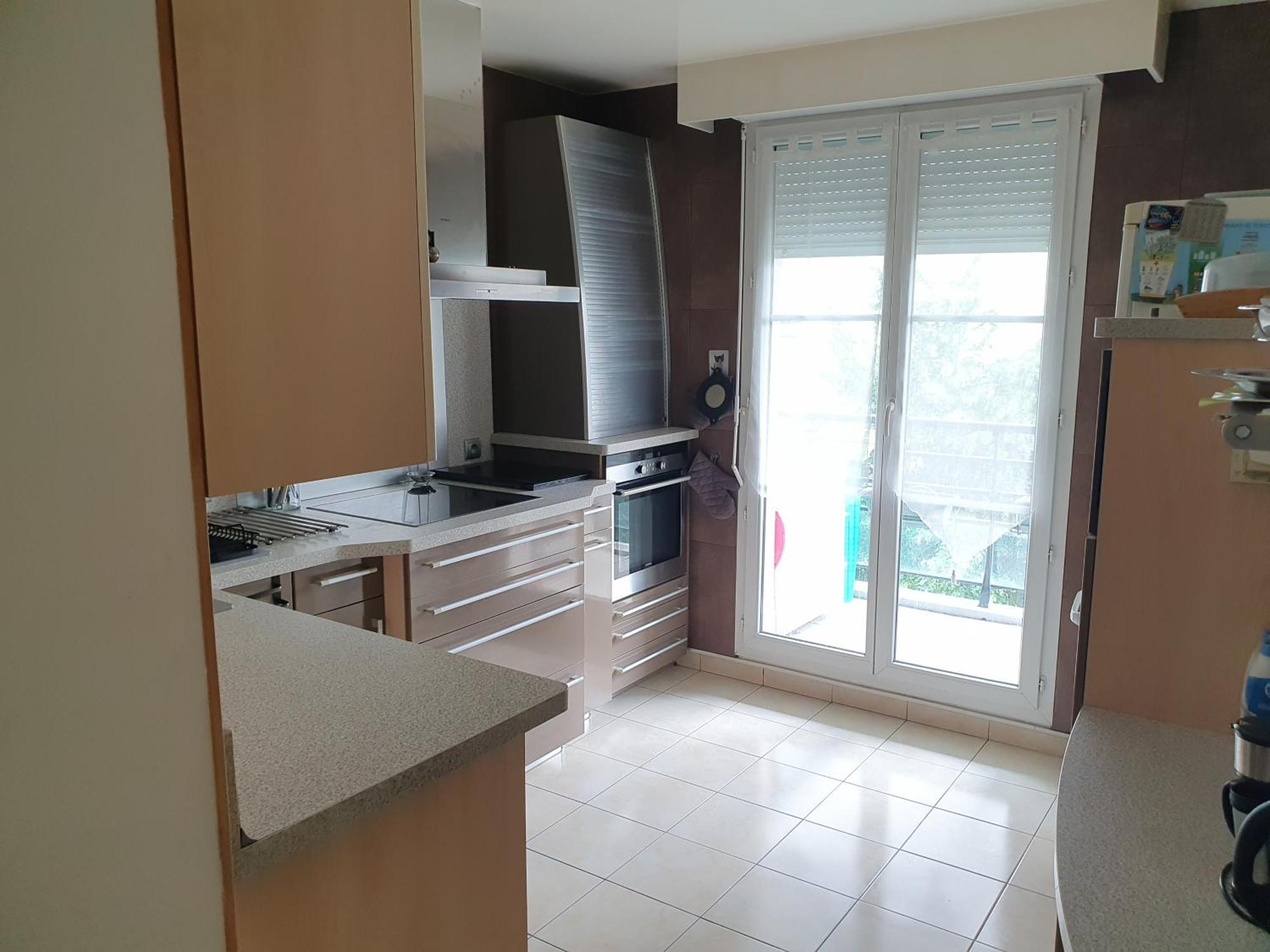 Appartement Residentiel Au Vert Et Au Frais Montigny-le-Bretonneux Exterior photo
